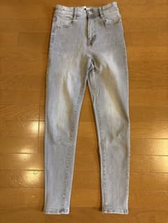 ZARA ハイウエストスキニージーンズ　Mのサムネイル