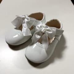 キッズ フォーマルシューズ ホワイト 白 リボン付き 結婚式 パーティーのサムネイル