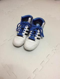 RYU様用☆ adidas スニーカー ハイカット ☆ キッズ レディースのサムネイル