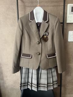 ELLE エルアンノアール 卒業式 入学式 女の子 スーツ 150cmのサムネイル