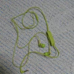 イヤホンのサムネイル