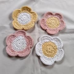 ハンドメイド かぎ針編み フラワーコースター 4枚セットのサムネイル