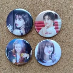 TWICE缶バッジ 4種セット - メルカリ