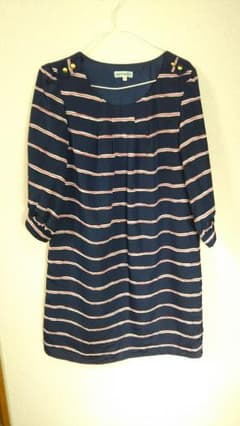 ネイビーストライプのワンピースのサムネイル