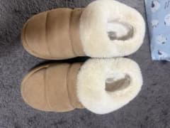 Uggのサムネイル