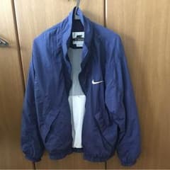 NIKEのサムネイル