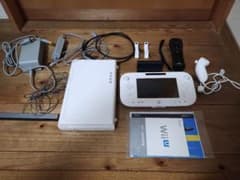 Wii U 本体 32GB ホワイト 動作確認済みのサムネイル