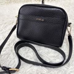 【未使用級】本革 シボレザー FURLA アヴリル ショルダーバッグ ロゴ金具 未使用級】本革 シボレザー FURLA アヴリル ショルダーバッグ ロゴ金具