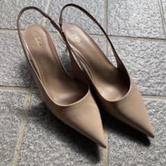 ZARA パンプス　ポインテッドトゥ　38のサムネイル
