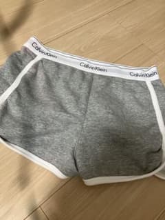 Calvin Klein ショートパンツ グレーのサムネイル