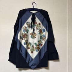 ビアズリー 後ろタフタビッグスカーフ花柄チュニックワンピース 紺色