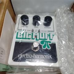 electro-harmonix BIG MUFF Pi 箱付き ファズ - メルカリ