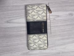 Michael Kors 長財布のサムネイル