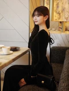 HOLIDAY＆HOLIDAYのバックオープンベロアワンピース - メルカリ