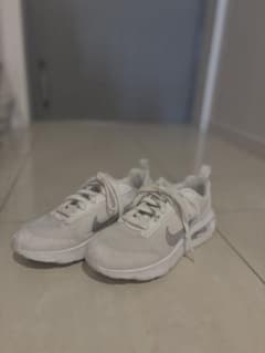 NIKEエアマックス　２４㎝白のサムネイル