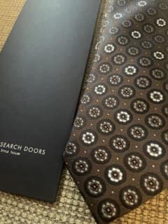 URBAN RESEARCH DOORS シルク100% 26SS小紋柄ブラウンのサムネイル