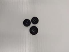黒色 4つ穴 ボタン 3個セットのサムネイル