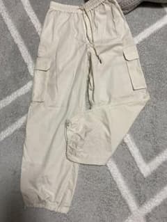 GU アイボリー カーゴパンツ