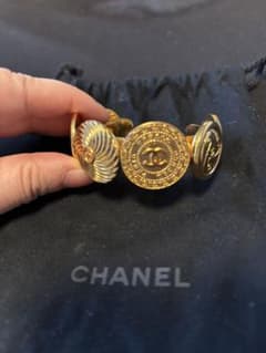 CHANEL シャネル アンティーク コイン カフ バングル ゴールド - メルカリ
