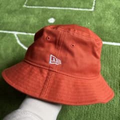 NEW ERA オレンジ バケットハット MEDIUM/LARGEのサムネイル