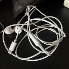 Apple 純正イヤホン ライトニング Lightningのサムネイル