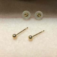 k18  2.5mm玉ピアスのサムネイル