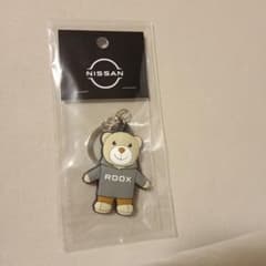 日産ルークス くまさんキーホルダー非売品 - メルカリ