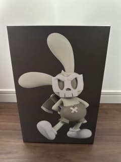 SUPERPLASTIC GUGGIMON スーパープラスチックフィギア Superplastic guggimon - メルカリ