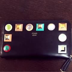 最終値下げ！！FENDI 長財布 スタッズ マルチカラーのサムネイル