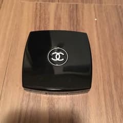 CHANEL アイシャドウのサムネイル