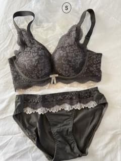 ブラ＆ショーツセットのサムネイル