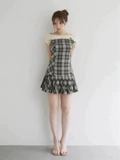 ❣️andmary Karen check mini dress beig - メルカリ