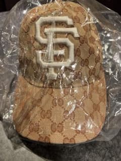 GUCCI グッチ ベージュ MLBロゴ キャップ - メルカリ