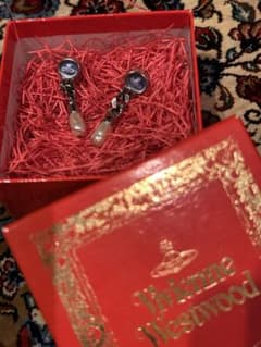 緋*鬼様 激レア•希少　美品　viviennewestwoodアナスタシアピアス 緋*鬼様 激レア•希少 美品 viviennewestwoodアナスタシアピアス - メルカリ