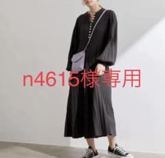 【タグ付き】【未開封】ボタンディティールロングスリーブワンピース(ブラック)のサムネイル