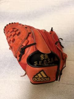 内海哲也 巨人時代最後の使用グローブ 西武時代のサイン付 - メルカリ