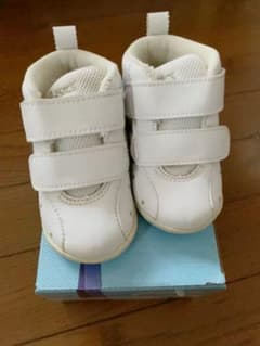 【未使用近い】★∴アシックス 13cm ファブレ FIRST スニーカーのサムネイル
