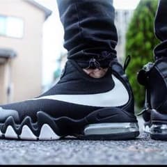 nike bigswoosh 黒 箱付きのサムネイル