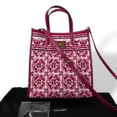 新品 Dolce & Gabbana マジョリカ ロゴ トートバッグ 2WAY 新品 Dolce & Gabbana マジョリカ ロゴ トートバッグ 2WAY - メルカリ