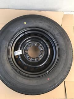 ハイエース　スペアタイヤ　新車外し新品のサムネイル