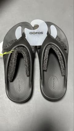 OOFOS OOriginal サンダル ブラック M7 W9 EU40のサムネイル