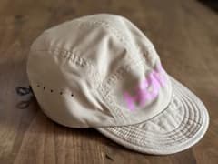 HOKA ベージュ ピンク キャップのサムネイル