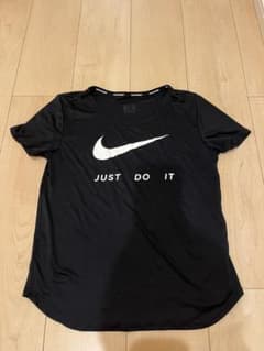 ⭕️限定価格⭕️NIKEレディース　Tシャツのサムネイル
