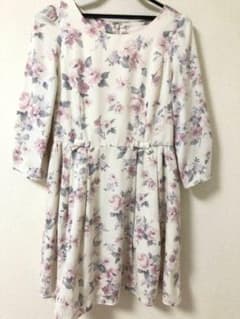 【美品】プライムパターン　花柄ワンピースのサムネイル