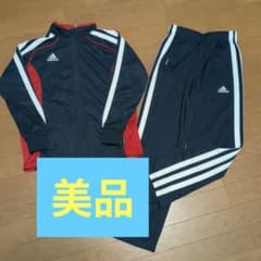 i*s様 adidas ジャージ 上下　セットアップ　ブラック レッド 140のサムネイル