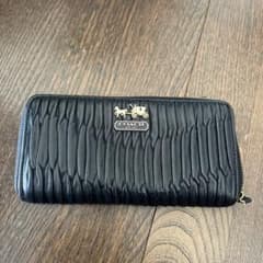 COACHの長財布のサムネイル