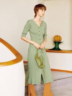 SNIDEL フロントボタンニットワンピースのサムネイル