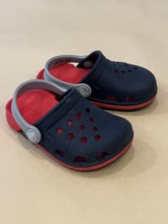 キッズ　Crocs 15cm エレクトロ3.0クロッグ　ネイビー×レッドのサムネイル