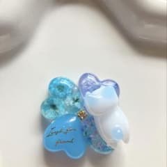 再販△】レジン ヘアゴム 花モチーフと猫ちゃん ミルキーブルー◡̈