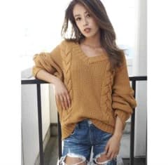 GYDA ケーブル編みVネックニットのサムネイル